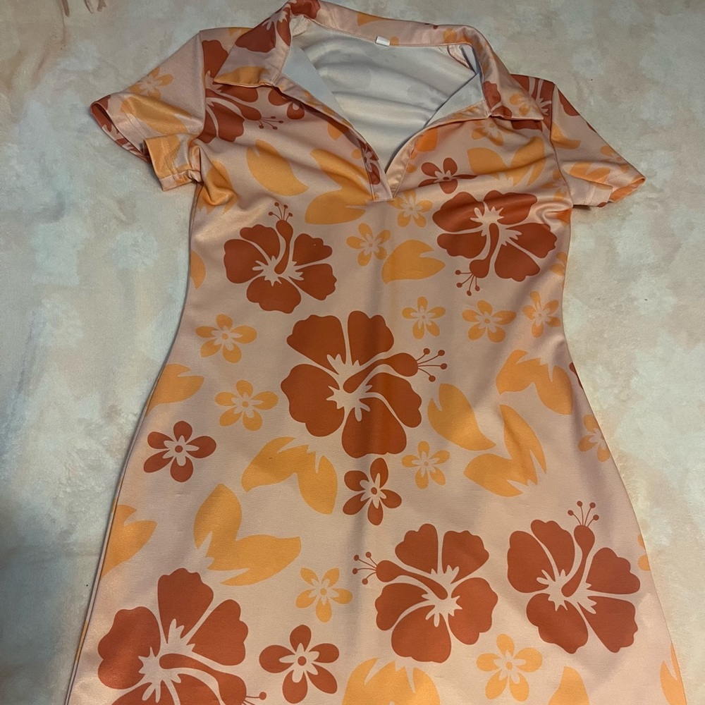 Orange floral collar dress. Never worn size medium